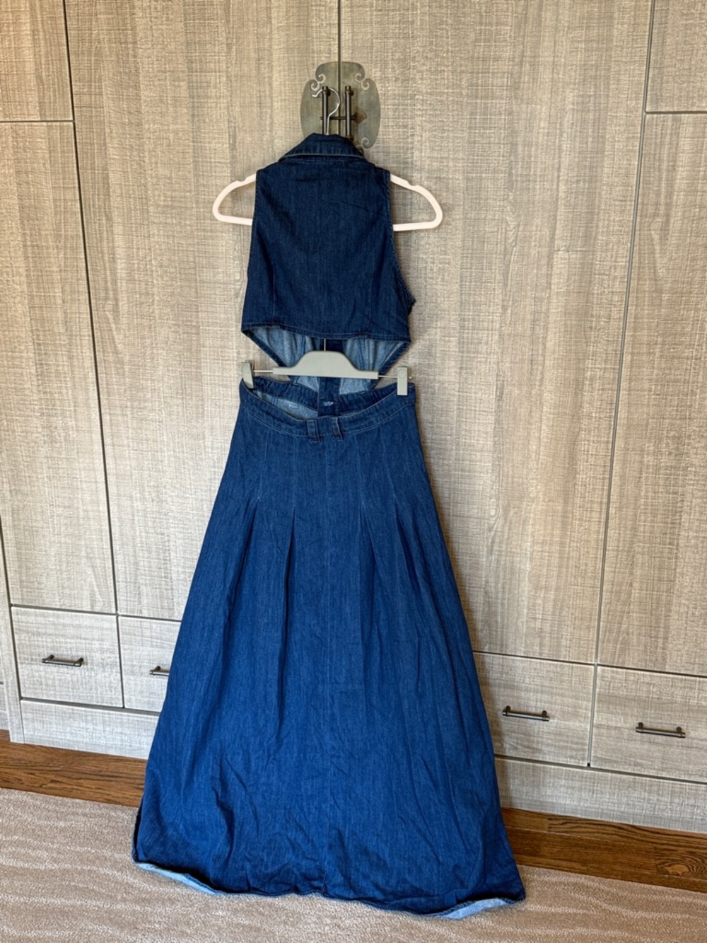 Urban Revivo Cut‎ Out Denim Maxi Dress - Picture 4 of 16